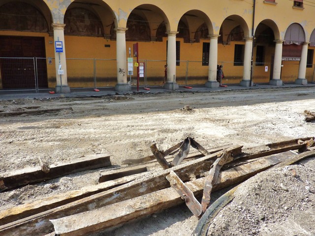 Cantiere per la riqualificazione di piazza Malpighi - estate 2016
