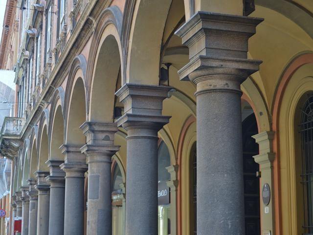 Palazzo Cavazza - portico