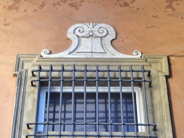 Palazzo Tanari - portico - particolare