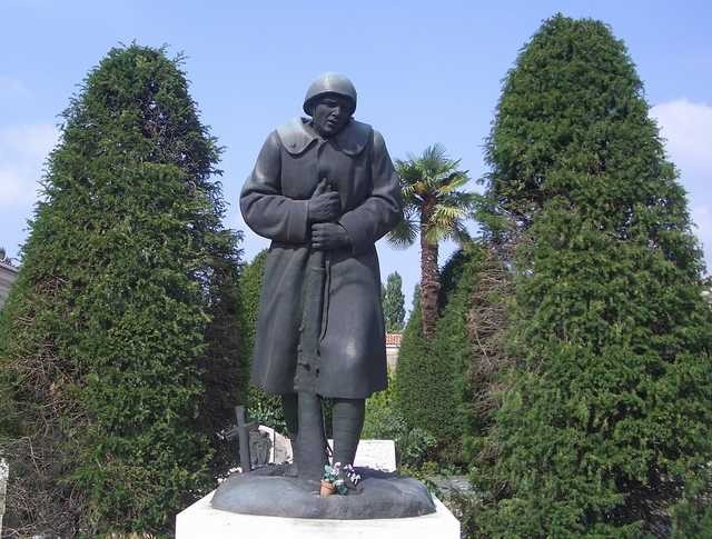 Monumento ai militari caduti in Russia