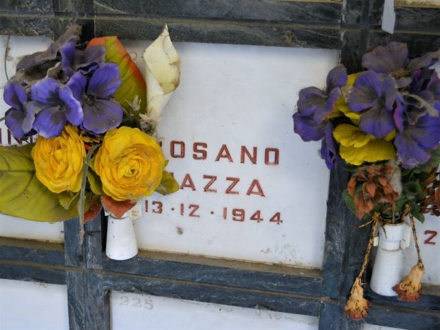 Tomba di Rosano Mazza nel Monumento Ossario ai Caduti Partigiani della Certosa (BO)