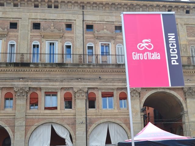Aspettando l'inizio del Giro 2019 - Piazza Maggiore (BO)
