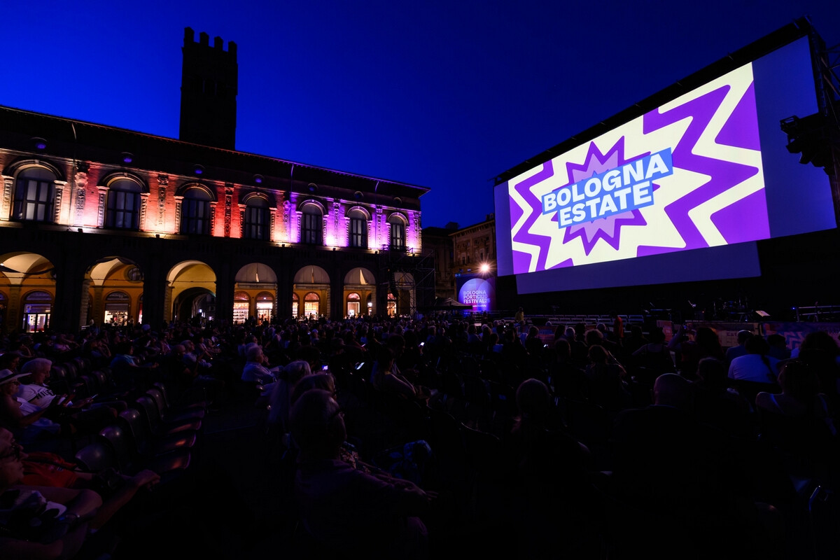 copertina di L’energia creativa di Bologna Estate: cinque mesi di cultura, prossimità e socialità