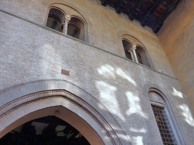 Casa Isolani - facciata - portico