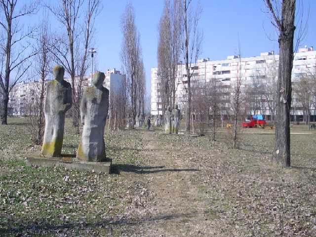 Parco P.P. Pasolini - in primo piano sculture di N. Zamboni