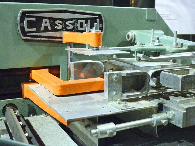 Macchina Cassoli RA/CI per il confezionamento di rotoli di carta igienica - part. - Museo del patrimonio industriale (BO)