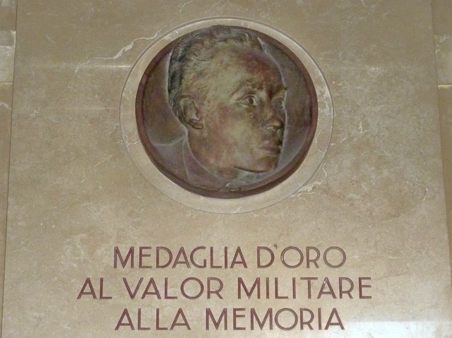 Lapide a ricordo di Gianni Palmieri presso l'Istituto di Radiologia dell'Ospedale Sant'Orsola (BO) - particolare