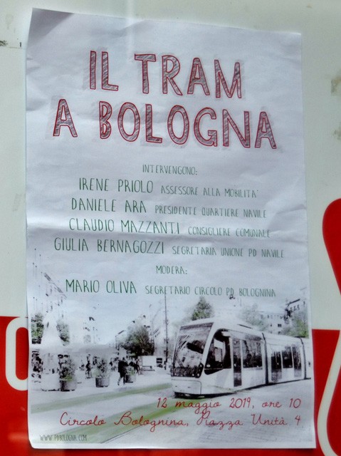 Presentazione del nuovo tram in uno dei quartieri cittadini
