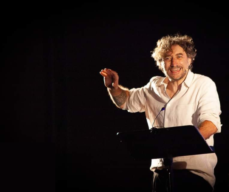 copertina di Proietti a modo mio - una biografia spettacolare