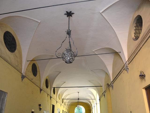 Palazzo Poeti - via Barberia - atrio