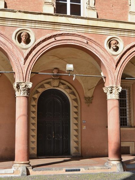 Palazzo Bolognini Amorini Salina - portale