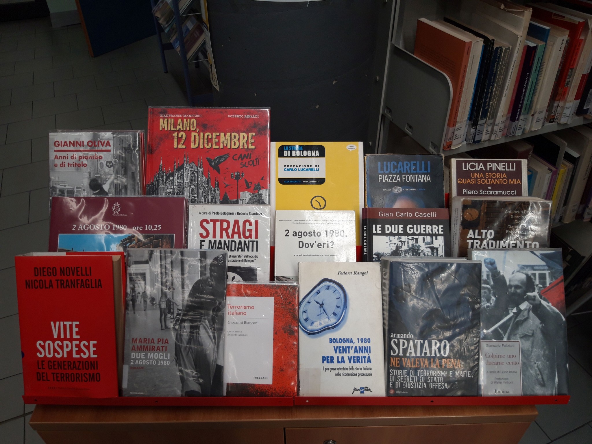 copertina di Gli anni del terrorismo