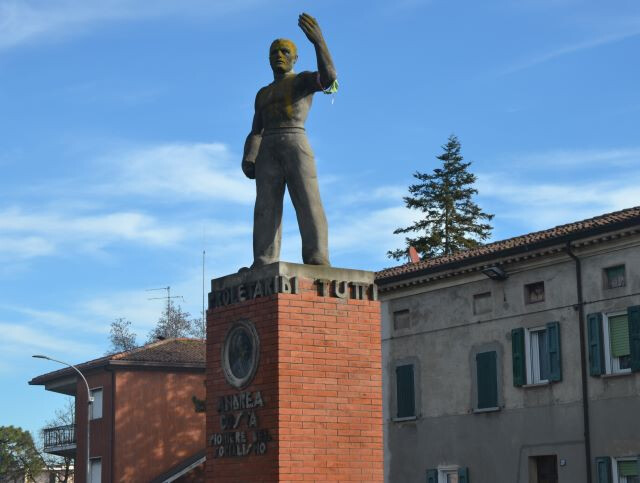 Monumento a Andrea Costa