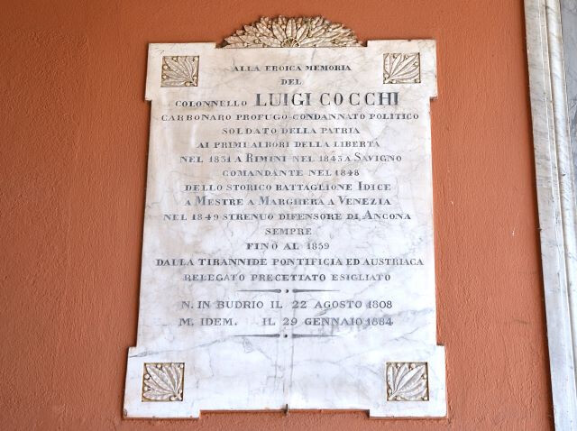 Lapide alla memoria del col. Luigi Cocchi