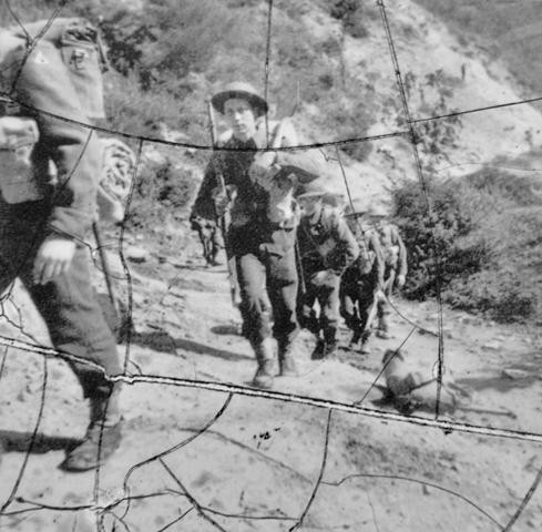 Truppe alleate in marcia verso Monte Calderaro 