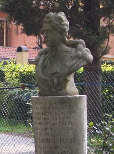 Busto di Eleonore Duse 