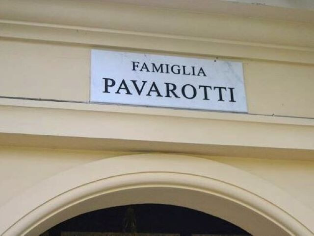 Tomba della famiglia Pavarotti