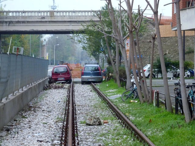 La sede del tram di Pieve usata come parcheggio