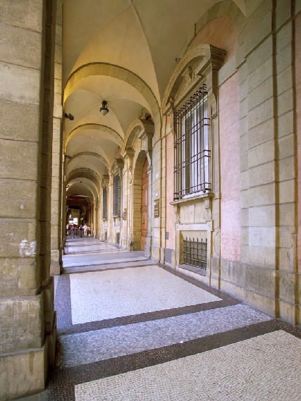 Palazzo Magnani, il portico