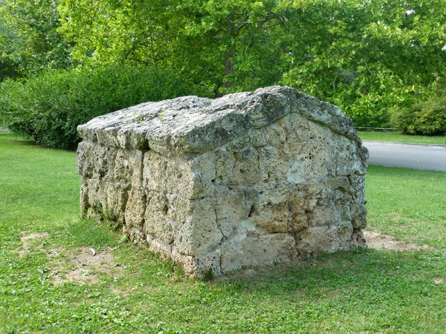 Tomba etrusca ai Giardini Margherita (BO)