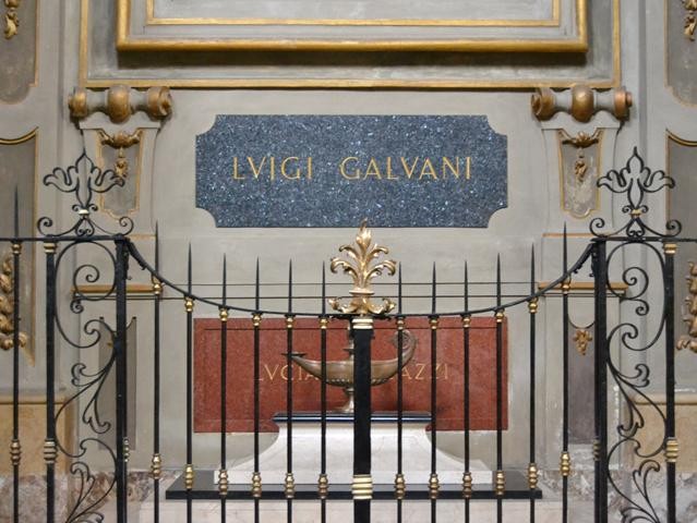 Santuario del Corpus Domini - interno - cenotafio di Luigi Galvani