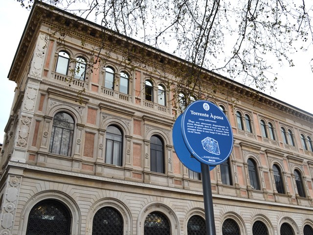 Piazza Minghetti - Palazzo della Cassa di Risparmio