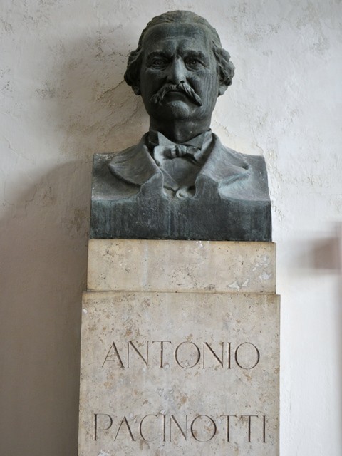 Busto di Antonio Pacinotti 