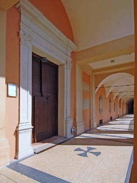 Chiesa di San Girolamo della Certosa - portale e portico