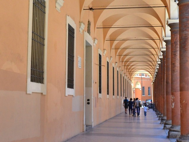 Ex sede delle "Aldini Valeriani" nel collegio Santa Lucia 