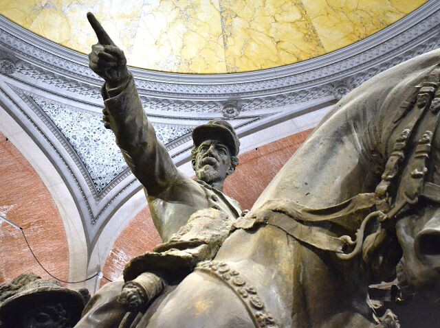 Monumento in onore del gen. Cialdini per la battaglia di Castelfidardo del 1860 