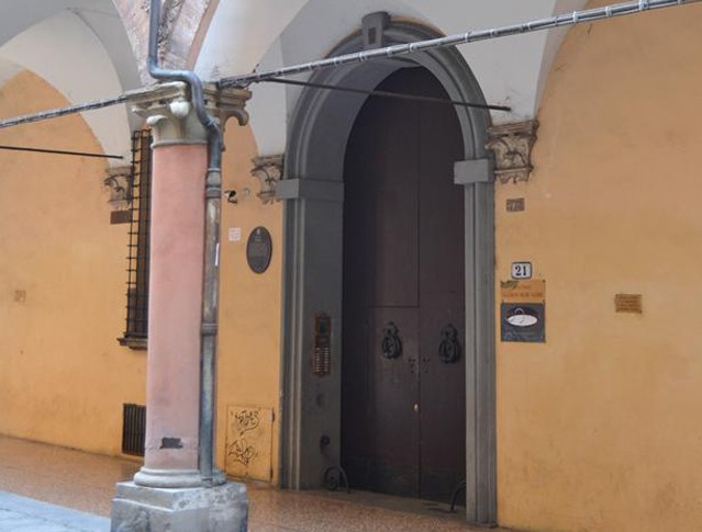 Palazzo Cospi - portone d'ingresso