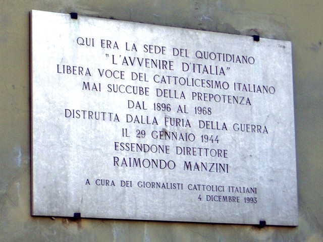 Lapide che ricorda il bombardamento che il 29 gennaio 1944 distrusse la sede de "L'Avvenire d'Italia"