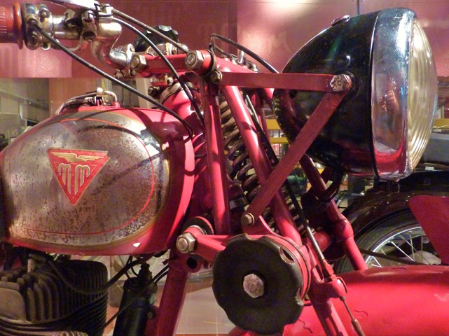 Particolare di moto MM in mostra nel 2010 al Museo del Patrimonio industriale (BO)