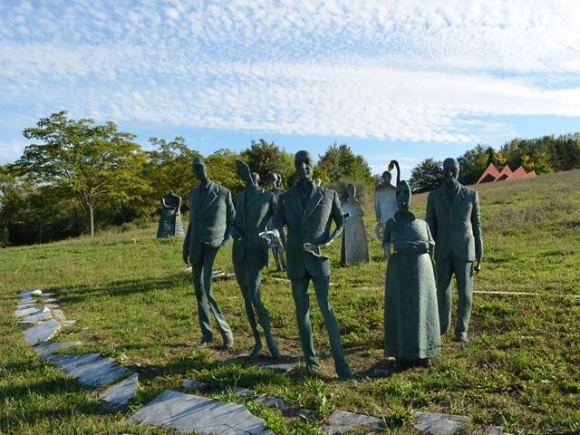 Persone che si recano al lavoro - F. Martani - Museo di Cà la Ghironda - Zola Predosa (BO)