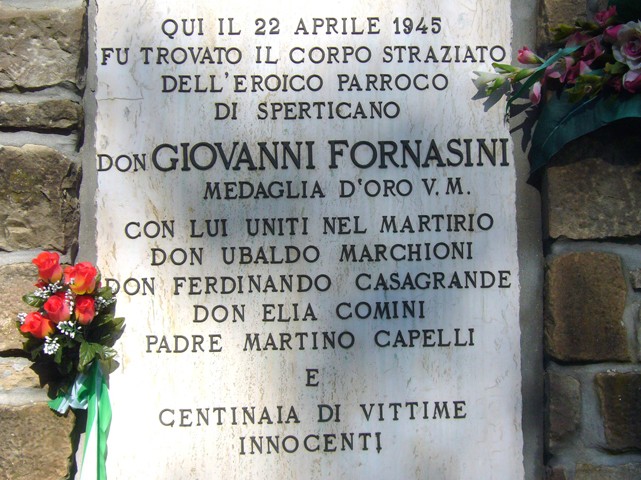 Lapide a ricordo della morte di don Giovanni Fornasini accanto al cimitero di San Martino di Monte Sole