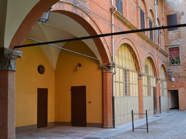 Palazzo Davia - cortile