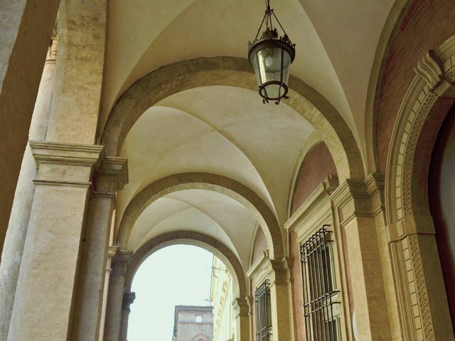 Palazzo Dal Monte - portico