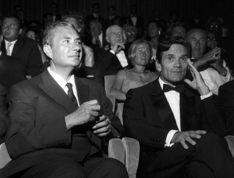 copertina di Attraversando quei corpi: Moro e Pasolini, i fantasmi della nostra Storia