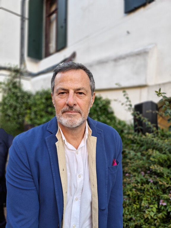 cover of Carlo Pizzati | Il fuggitivo (Neri Pozza, 2025)