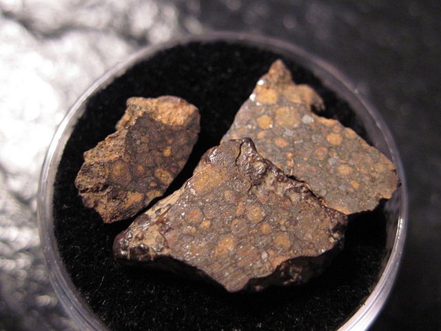 NWA 801, 2.51 grams of the rare CR2 Renazzo Carbonaceous Chondrite. Jon Taylor collection