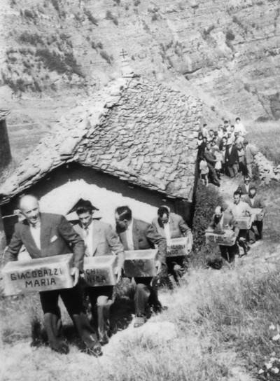 Traslazione delle salme dell'eccidio di Cà Berna nel 1957 - foto ANPI (BO)