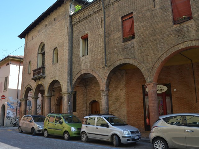 Ex convento delle suore di S. Lorenzo - via Castiglione angolo via Castellata (BO)
