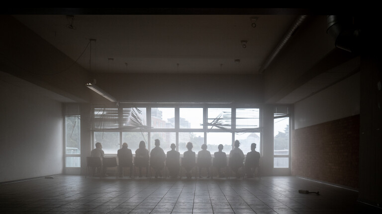 immagine di DOM- / STRIAZ | Porpora che cammina