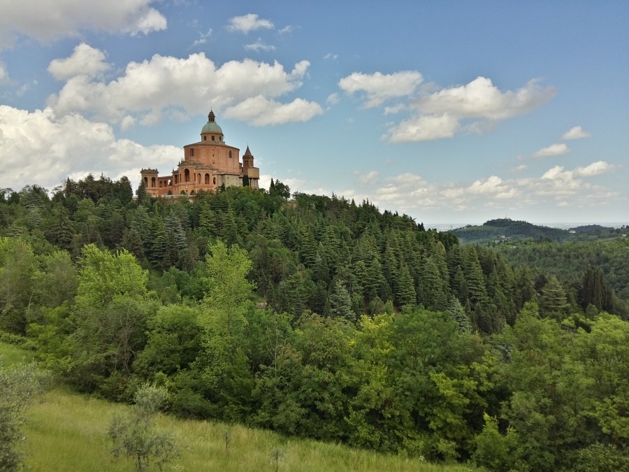 vista della Basilica di San Luca