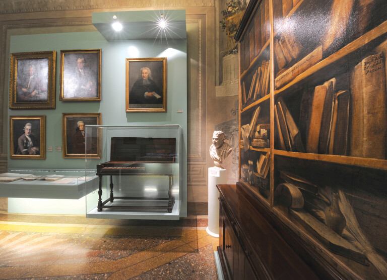 copertina di FestivaMente. Visita guidata natalizia