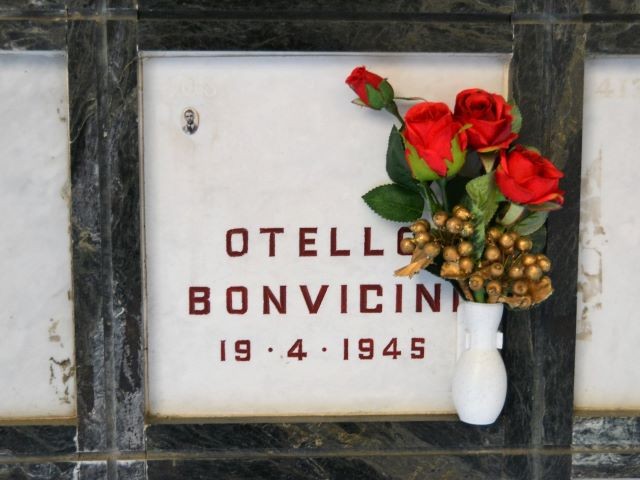Tomba di Otello Bonvicini (Giorgio) nel Monumento Ossario dei Partigiani alla Certosa (BO)