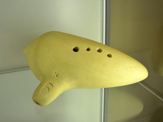 Uno degli strumenti esposti nel Museo dell'ocarina 