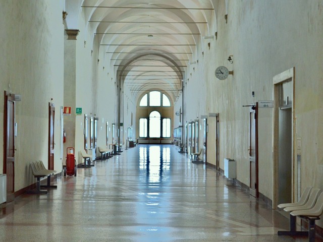 Ex convento di San Michele in Bosco - Istituto Ortopedico Rizzoli (IOR) - corridoio al primo piano