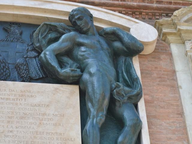Monumento a re Umberto I - G. Romagnoli - Piazza Maggiore (BO) - part.