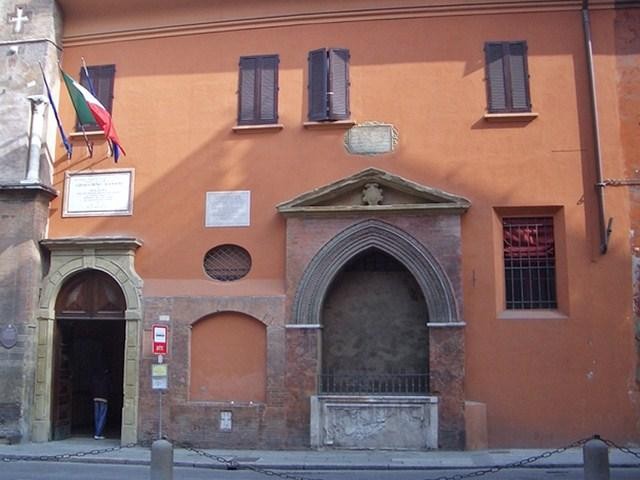 Conservatorio di Bologna, ingresso